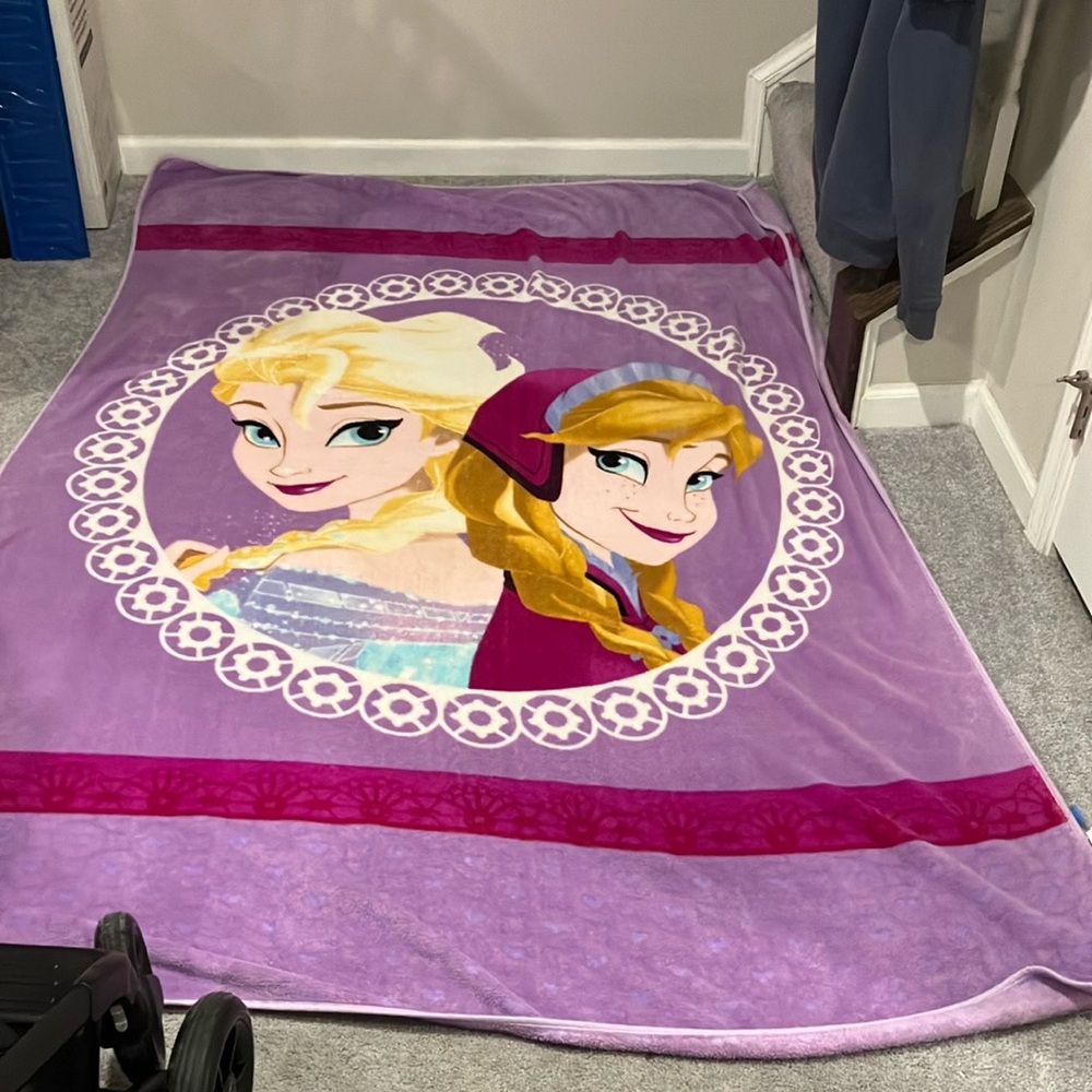 Disney Frozen Purple Blanket
